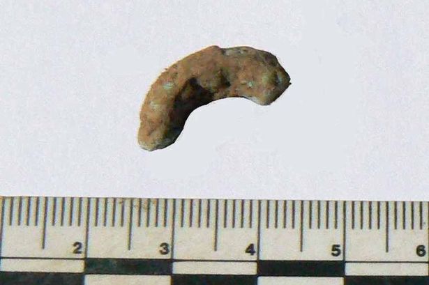 Anglesey: Mysterious artefact discovered at Neolithic tomb – Daily Post