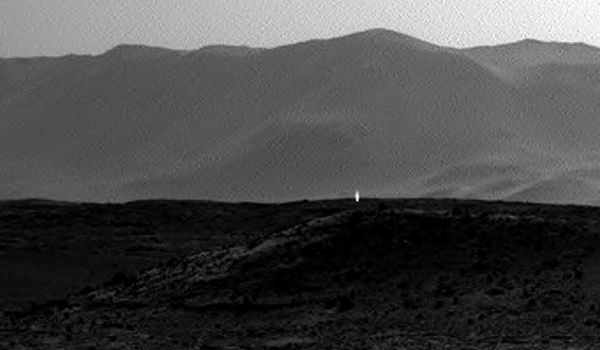 Curiosity arrives at next destination on Mars: What’s that strange light? Aliens?