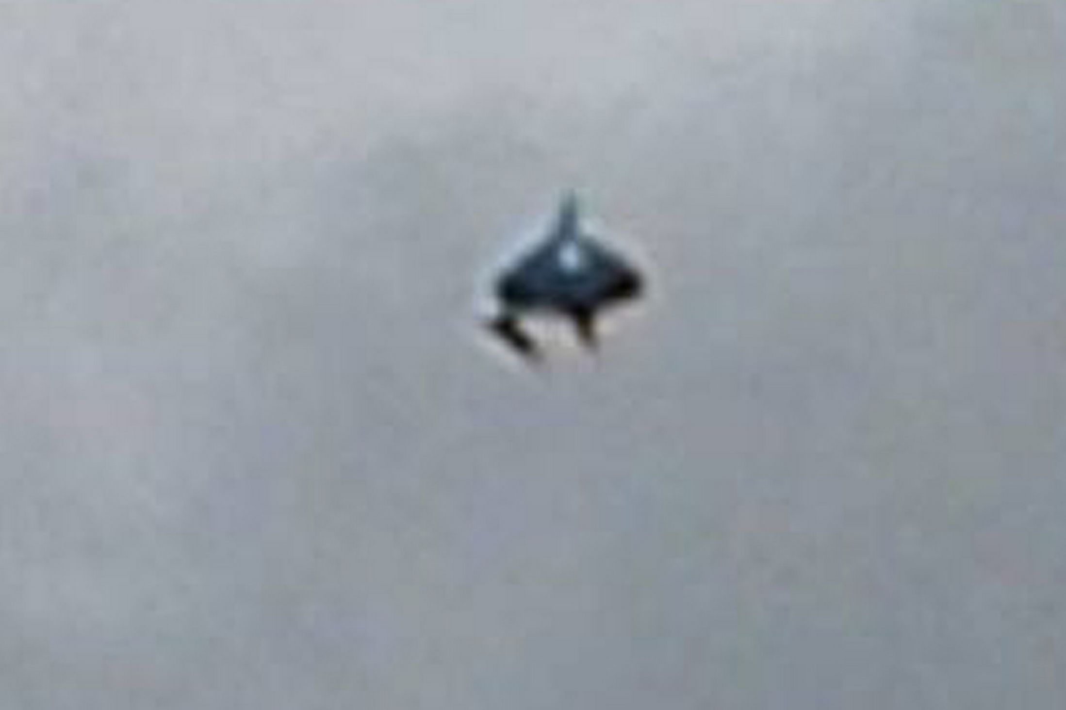 Pictured: Is this a UFO flying over London? (is it ever?) **UPDATED**