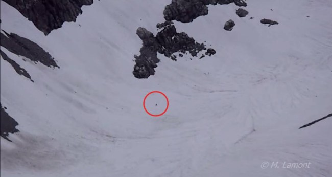 ‘Bigfoot’ pictures: Yeti ‘seen hiking’ in Canadian mountains … er, ‘kay…