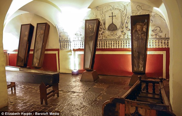 Mexican town San Angel adopted forgotten mummified corpses