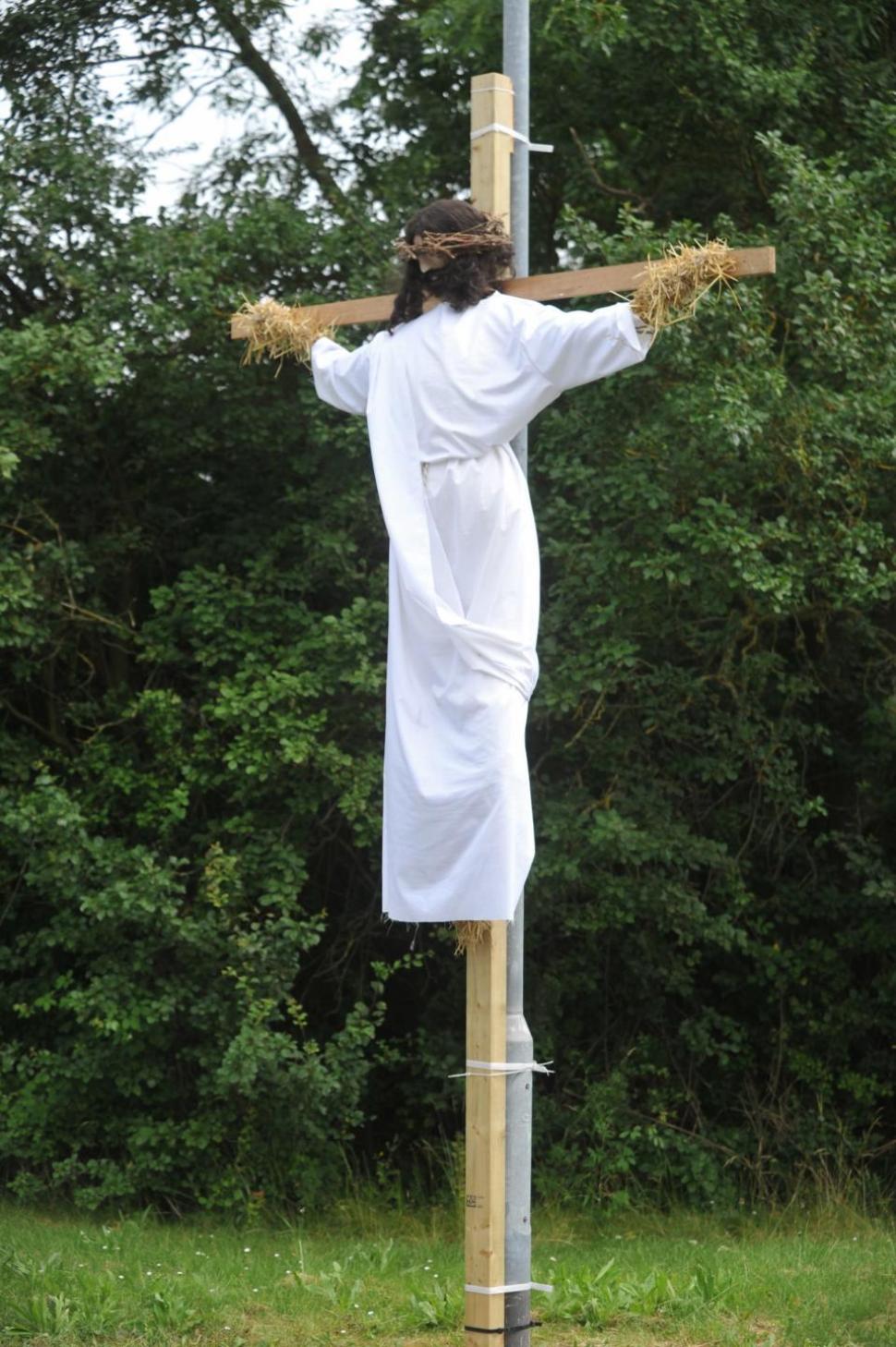 Jesus scarecrow upsets residents of English town 