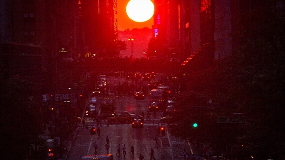 Skyscrapers capture the sun in ‘Manhattanhenge’ phenomenon
