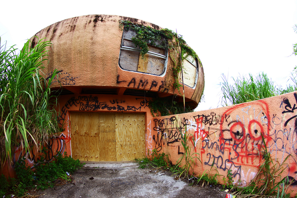 Abandoned Alien Homestead: Forsaken UFO House in Florida