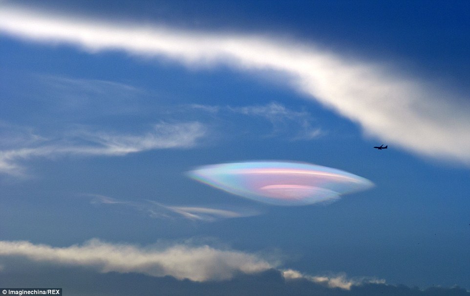 Unidentified Floating Object: Mysterious cloud that looks like a UFO is spotted over China