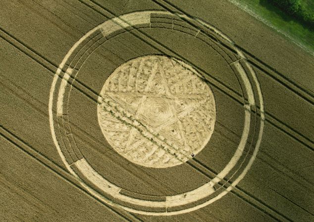 A star is shorn! Pentagram crop circle that’s drawing fans from far afield and even the farmer whose wheat field it’s in has grown to love it