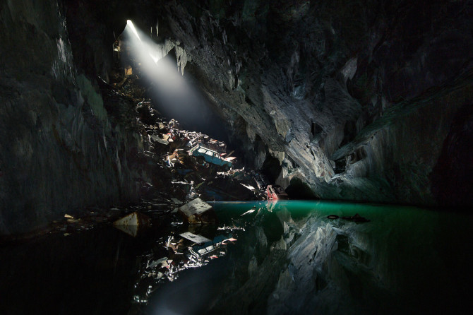 Photographer Illustrates The Beauty In Abandon And Decay In Stunning Urbex Collection