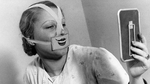 The Creepy Story of How Budapest Became a “City of Smiles” in the 1930s