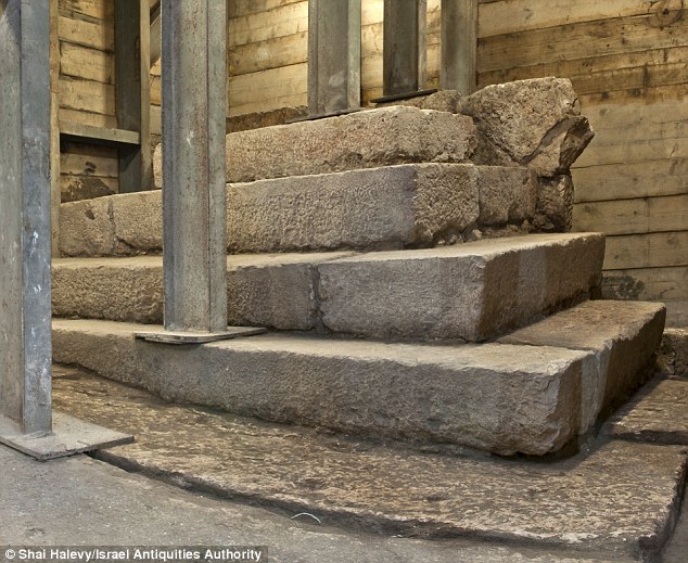 2k-year-old stone podium discovered could be Jerusalem’s Stone of Claims | Daily Mail Online