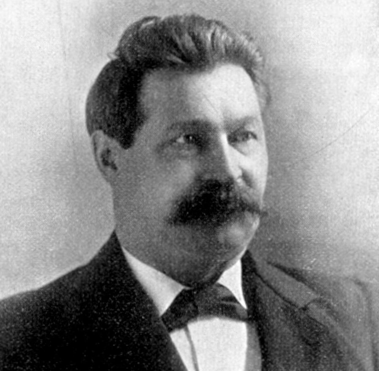 Chicago Hauntings: The grisly story of Adolph Luetgert murdering his wife in his sausage factory.